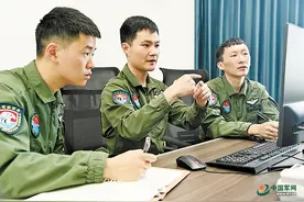 打赢要制胜更要“智胜”！今天一起走进这群写代码的飞行员图片