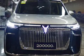 岚图汽车第 20 万辆整车下线， 成首个产量突破 20 万辆的央国企高端新能源品牌图片