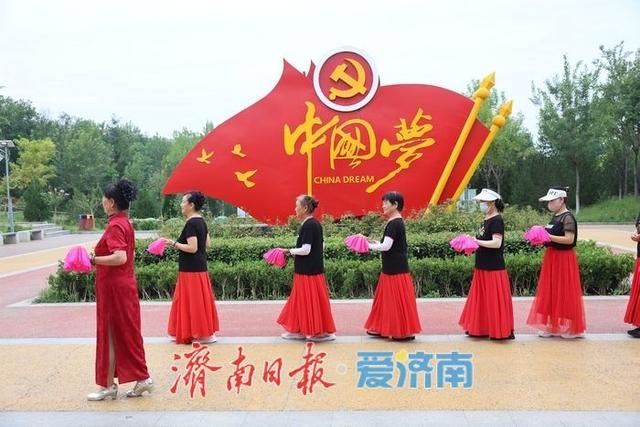 一年四季 泉在济南丨小东山公园：城市中的休闲绿洲，市民的惬意天地
