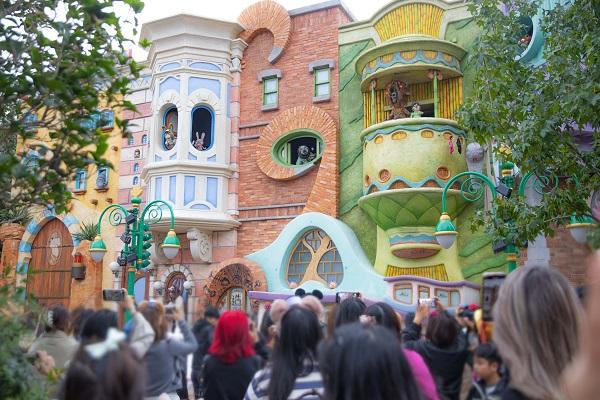 1470 万人次创新高！上海迪士尼九年稳居全球前五，增速领跑世界级乐园