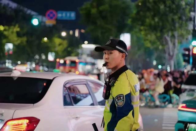 主要商圈、满觉陇视情临时分流！中秋出门，建议绿色出行