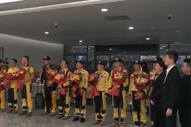 对话公羊救援队：缅甸体感温度约50度，有时凿破七八层楼板才找到被困者图片