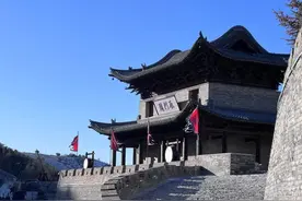 新春走“三关”图片