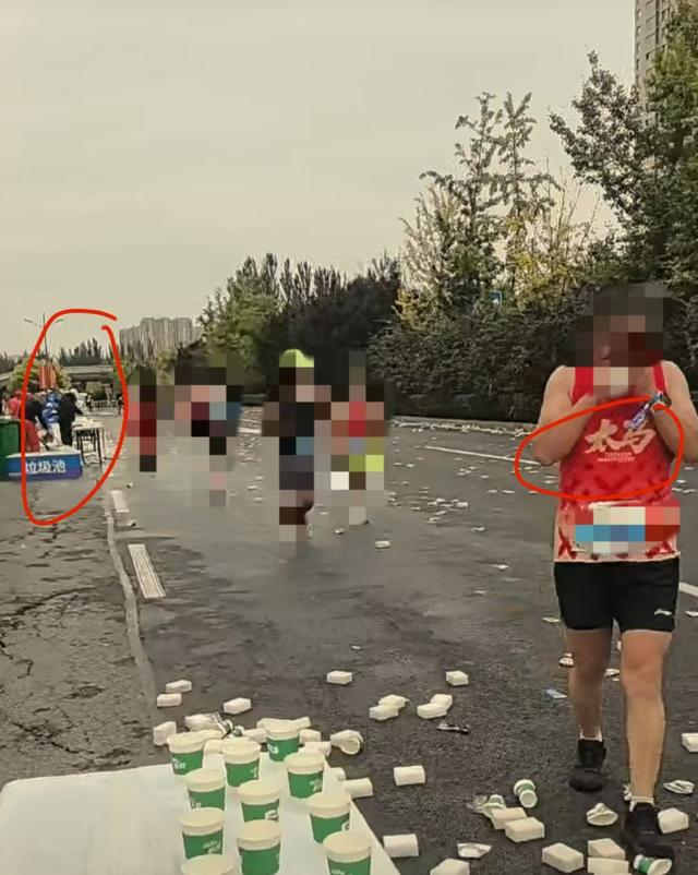 山西太原马拉松部分路段遍地垃圾，回应：4万多人参加现场有收集点，比赛完将马上清理