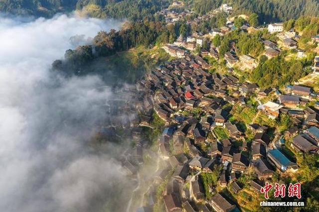 贵州榕江：云端苗寨美如画