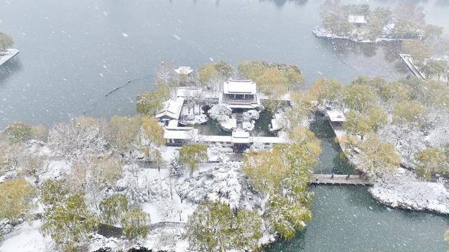 济南大明湖，这一幕幕画面，太美了 | 回望30年·身边的济南时报