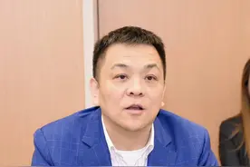 封面观酒丨胡庭洲，在水井坊跑一场“铁人三项”图片
