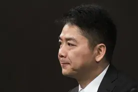 刘强东内部狠批“躺平”：业绩好公司永远爱你，不想拼的不是兄弟视频封面