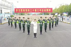 山东商务职业学院荣获全省大学生国旗护卫队展示二等奖图片