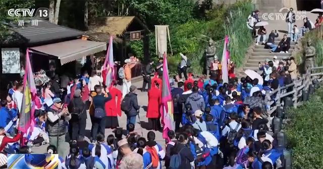 以红叶为“媒”、“跟着课本去旅行”成亮点 场景上新增加文旅消费新体验