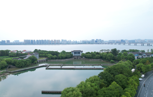 西湖水为何如此澄澈？离不开背后的“神秘操作”，网友：这份美好够硬核