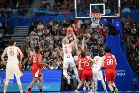 中国女篮3人获巨奖：每人奖励1套房！夺冠时刻，背景音乐亮了…图片