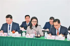 龙华区二届人大五次会议分组审议区政府工作报告、区人大常委会工作报告及区“两院”工作报告图片