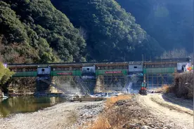 留住乡愁！安徽最长古廊桥正在维修图片