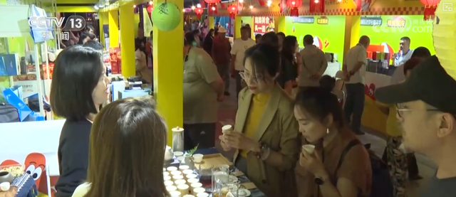 “又新又潮又好玩”！解码新消费图景 百亿元大项目如何影响你我？划重点↓