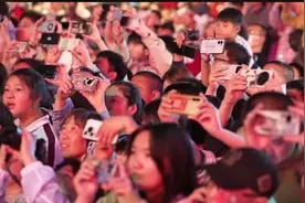 欢度“五一”，宝山滨江再现大客流！2025上海邮轮文化旅游节开幕图片