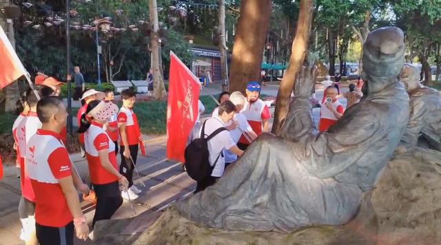 西湖双城记：一条苏堤连起的“生态志愿军”