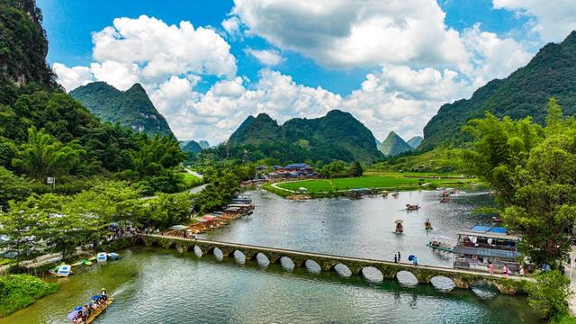 广西靖西：山水美景引客来