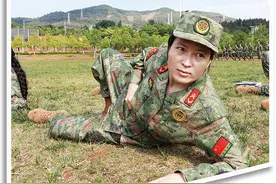 走进阿拉彝族女子民兵高炮连，一睹“阿拉红缨”的飒爽英姿图片