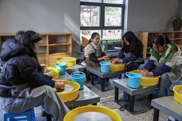 浙江金华：打造特色文旅新消费场景
