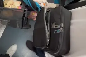 “我在深圳地铁上捡到一个宝宝！”图片