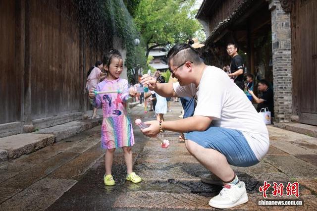 浙江濮院：古镇清凉体验丰富夏日旅游