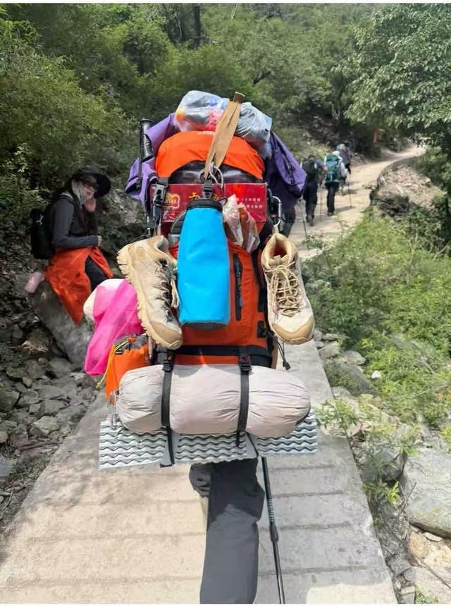 男子徒步梅里雪山环线失联近10天，妻子：家中还有两个年幼的孩子