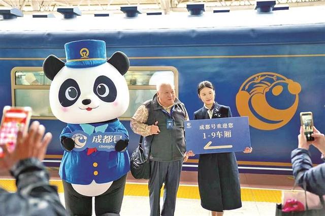 坐着火车游中国：在移动的风景里安个家