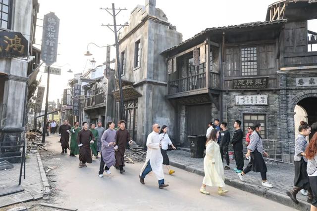 上海影视乐园周末人气旺