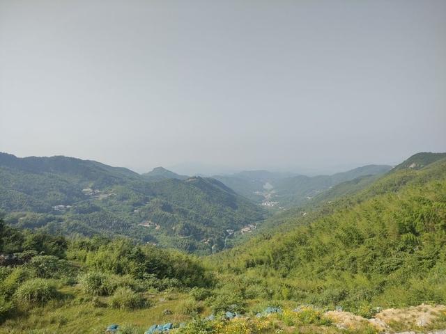 新华走笔丨醒来的大山