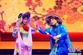 （寻味中华丨戏曲）南腔北调汇新疆曲子图片