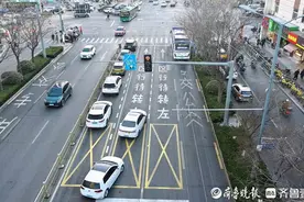 济南市首条内嵌式左转车道正式启用！经七纬十二路口现交通新模式图片