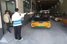 地铁“组网延时”+增发公交巴士，北京返程高峰接驳服务升级图片