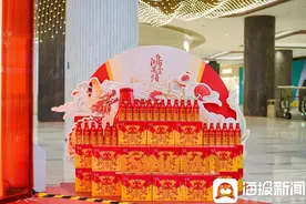 “寻迹中国龙”年味里的好品故事：鸿运当头，好彩头！青岛啤酒龙年生肖系列畅销年货市场图片