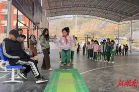 娄底振翩学校开展音体美学科素养抽测活动图片