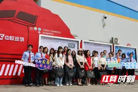 以税赋能  铺就繁荣发展路图片