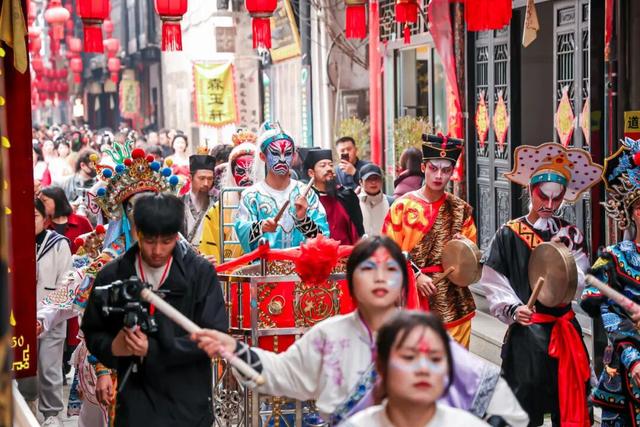 连续6年！龙虎山再度荣获2025年度 “国家5A级旅游景区100强”！