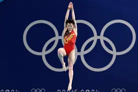 陈艺文跳水3米板夺金，中国31金再次反超美国！图片
