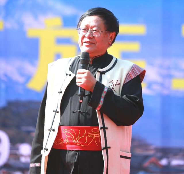 “特色文化季”引发的思考