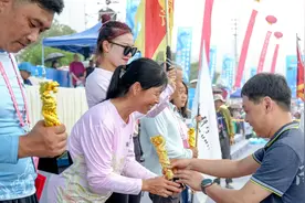 从九江农村扒向世界冠军，“龙舟大妈”的狂飙人生图片
