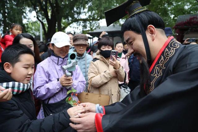 第42届千佛山“九月九”重阳山会开幕