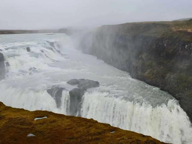 张海律：比追极光更难的，是把车开出西西里的山城