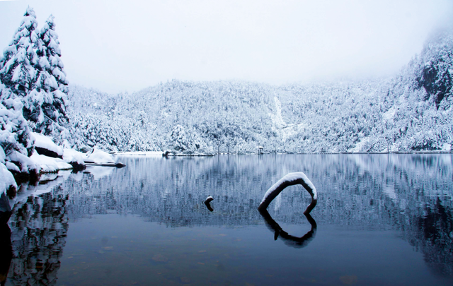 凉山冬日私藏路线，一天解锁“冰与暖”的双倍治愈