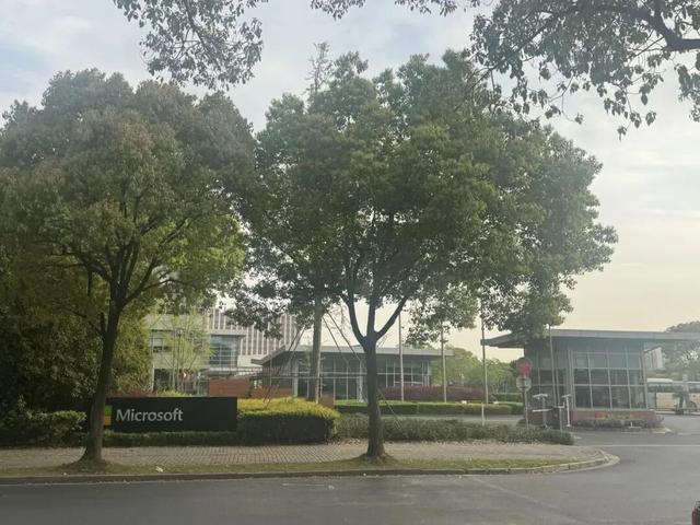 补偿缩水至N+4！微软中国三度裁员，今起Windows10“停服”