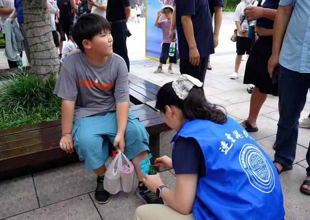 花果山：联合民革连云港市委会开展志愿服务活动