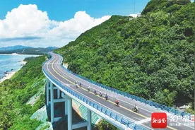 海南环岛旅游公路全线设142座桥，建设进度达99%图片