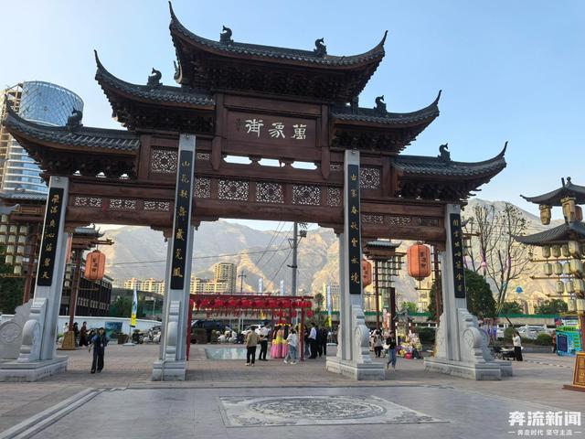 “如意甘肃·山水共鸣”①丨一街藏古今，武都万象街魅力绽放