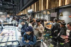 代购围困胖东来图片