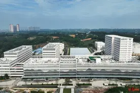 首批开放17个科室，四川大学华西医院锦城医院开院图片