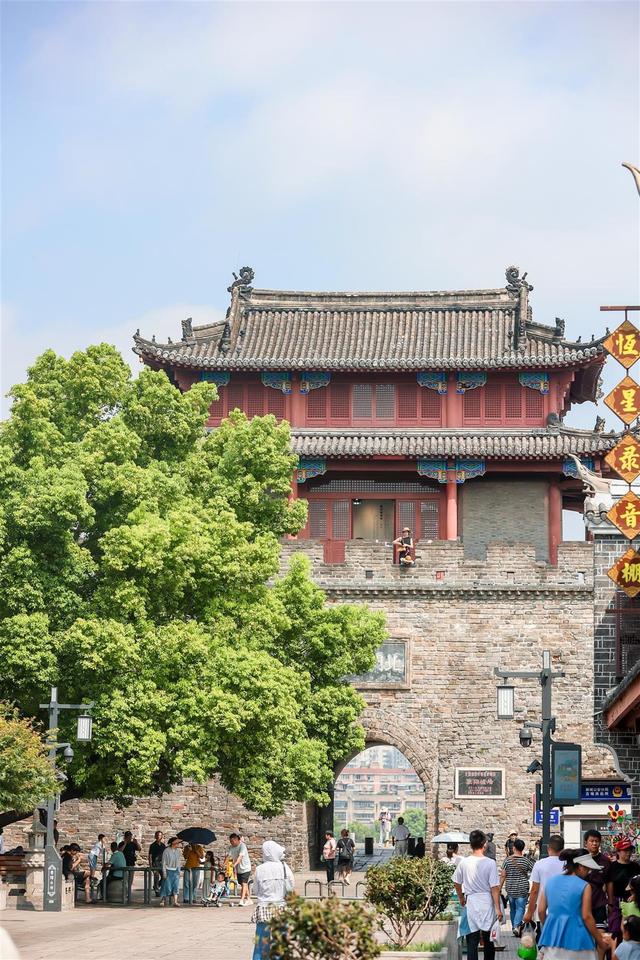 “这是活着的古城！”文旅大V跨越千年，探访襄阳古城、北街、管家巷